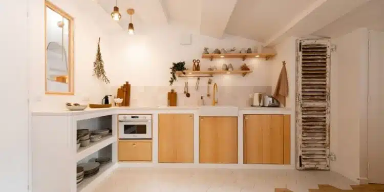 5 idées de cuisines en bois et blanc pour un design intemporel